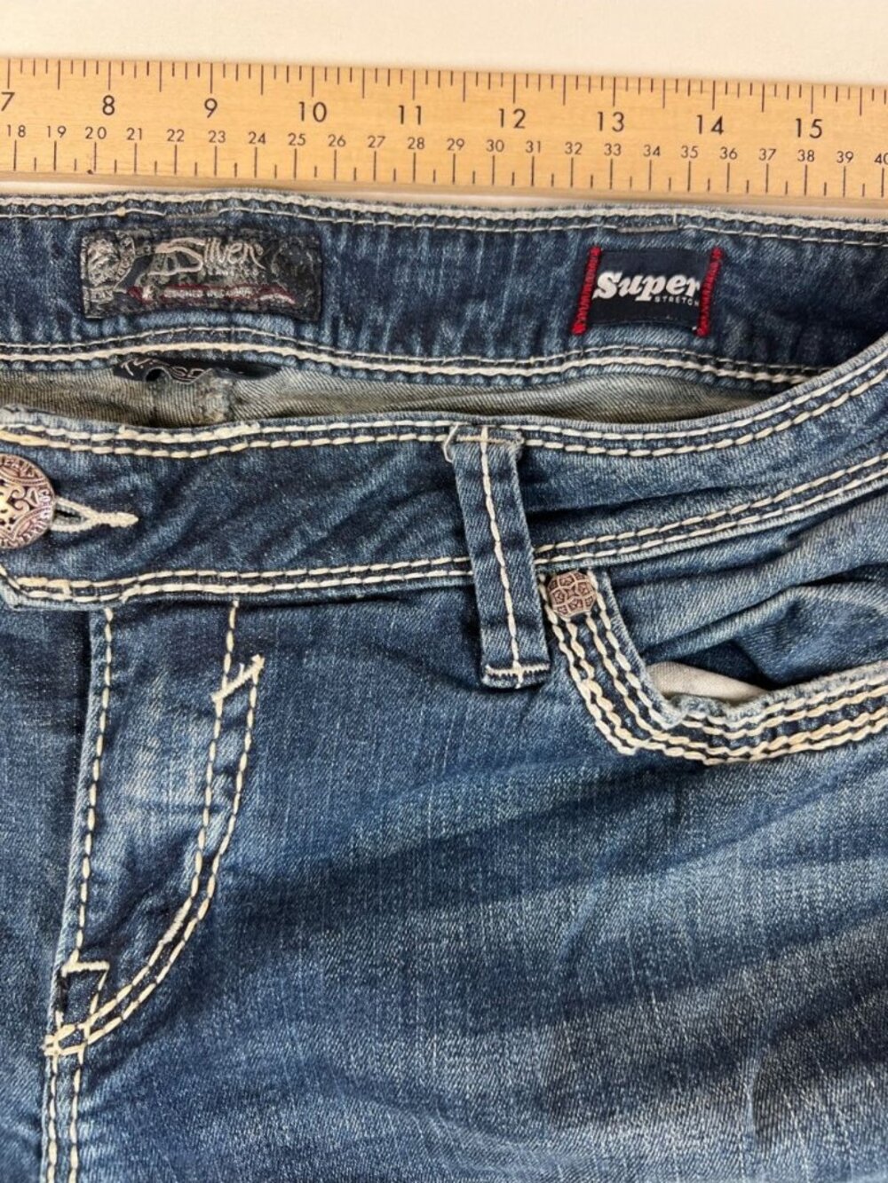 Silver Jeans Co Tuesday Baby Boot Womens 33x31 Blue Denim Scroll Pocket Y2K 00s - Picture 8 of 9